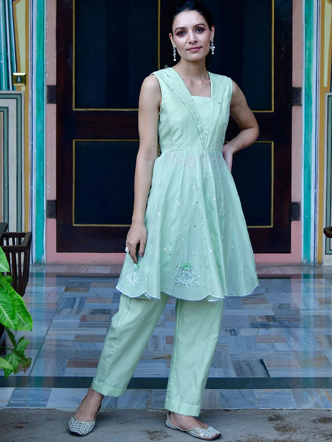 

Lirose Sruare Neck Aari Work Chanderi Silk A-Line Kurti with Trousers, Green