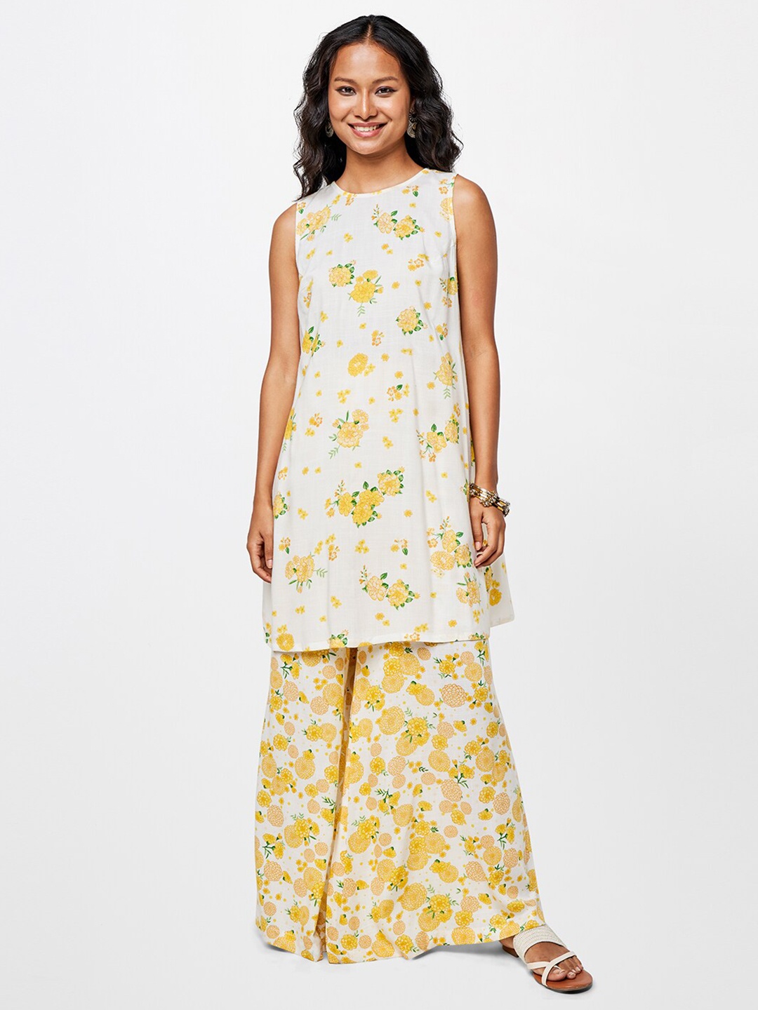 

Global Desi Floral Printed A-line Kurta & Palazzo Set, Off white