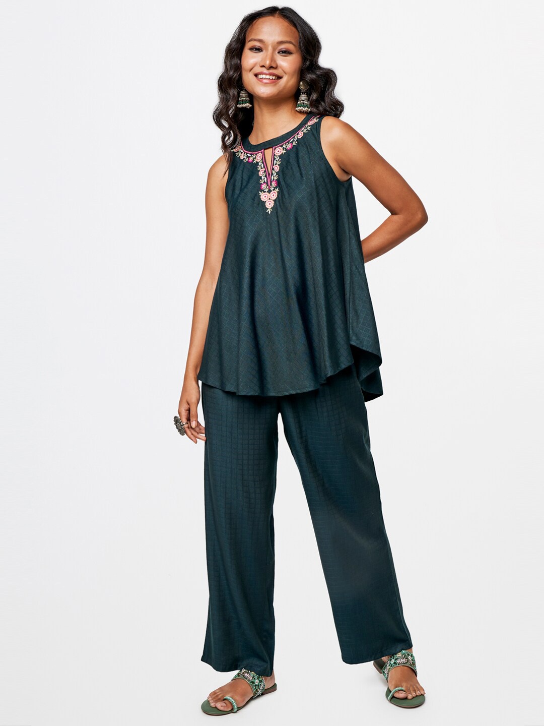 

Global Desi Checked Sleeveless Ethnic Top & Palazzo, Teal