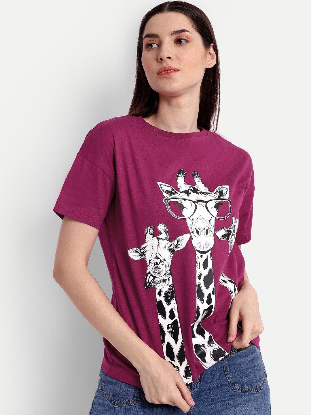 

iki chic Women Magenta Printed Drop-Shoulder Sleeves Applique T-shirt