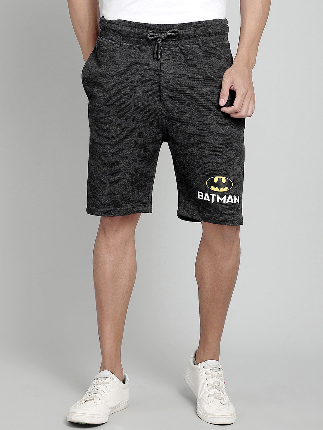 

Free Authority Batman Printed Printed Shorts, Grey