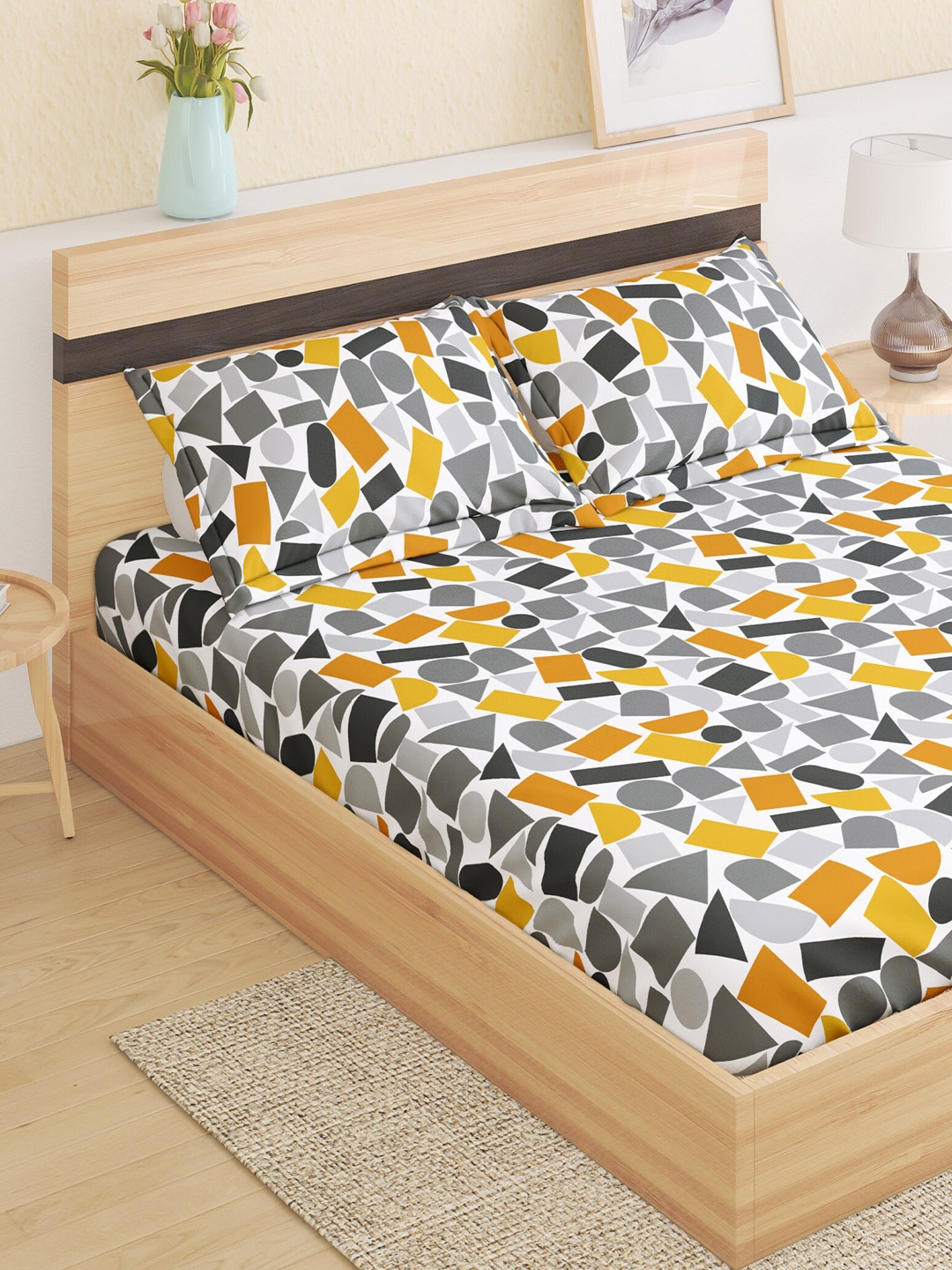 

Home Centre Pacific Juniper White Geometric 144 TC Queen Bedsheet With 2 Pillow Covers