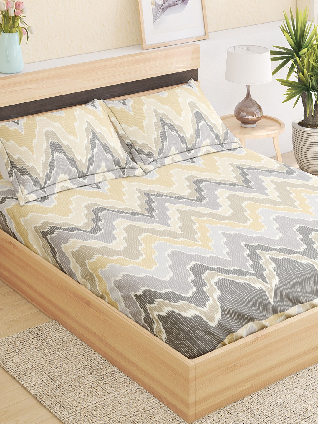 

Home Centre Pacific Juniper White Geometric 144 TC Queen Bedsheet With 2 Pillow Covers