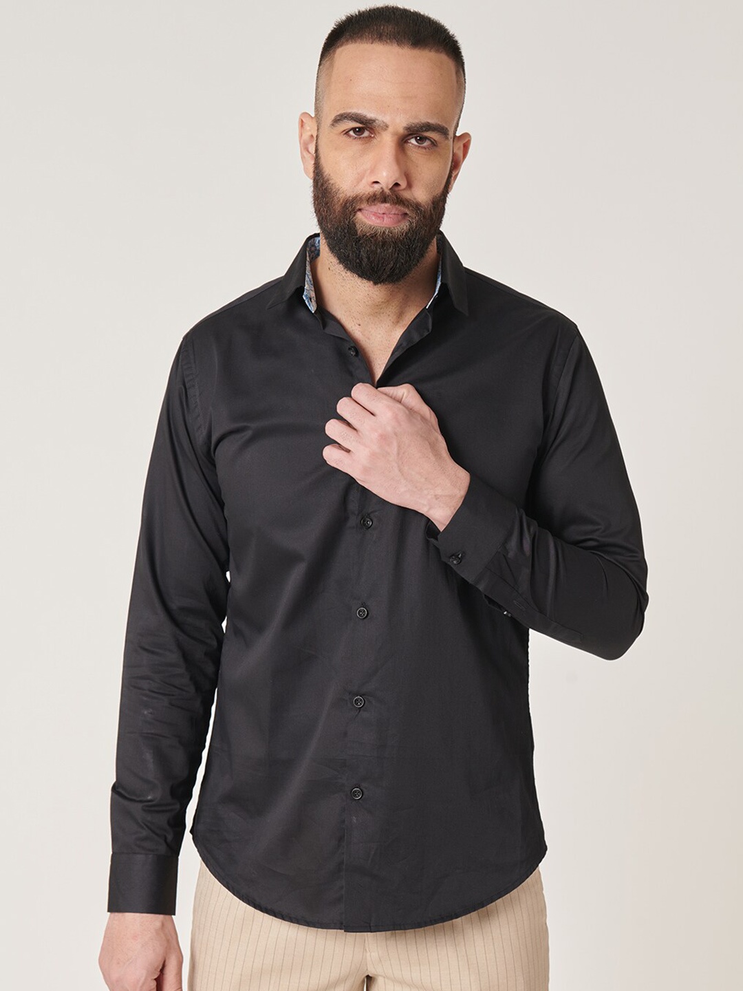 

MR BUTTON Spread Collar Long Sleeves Slim Fit Casual Cotton Satin Shirt, Black