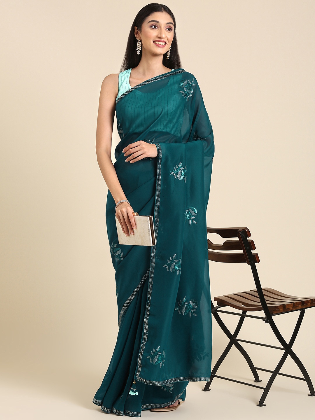 

Anouk Floral Embroidered Sequinned Saree, Navy blue