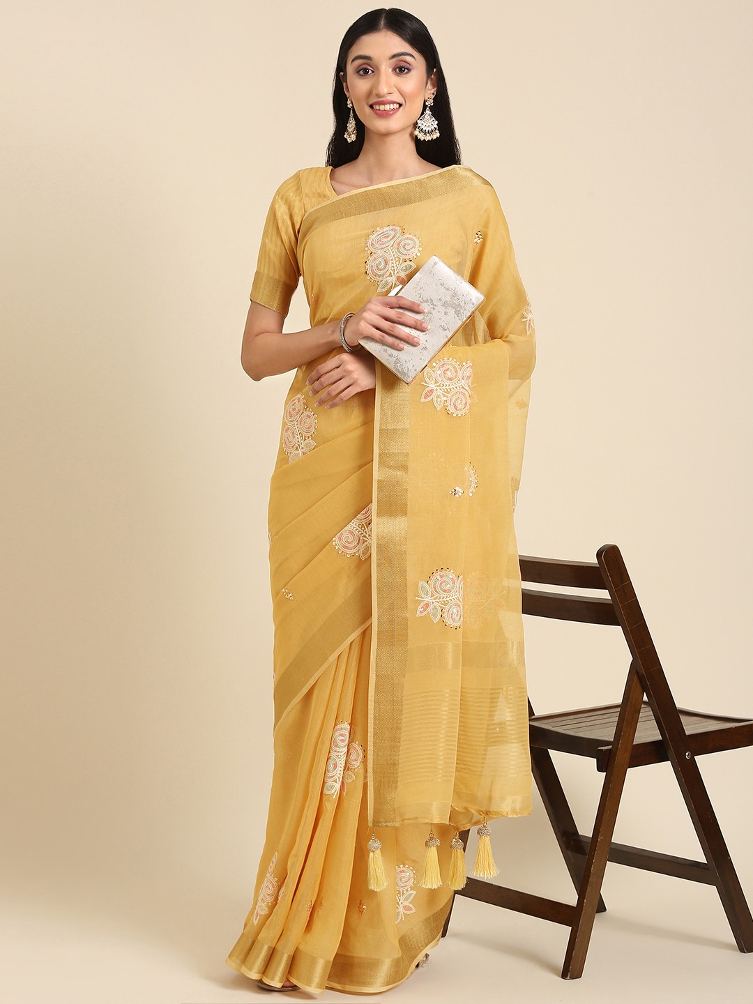 

Anouk Floral Embroidered Sequinned Saree, Mustard