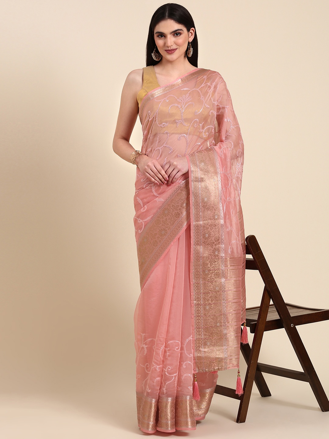 

Anouk Floral Sequinned Organza Saree, Pink