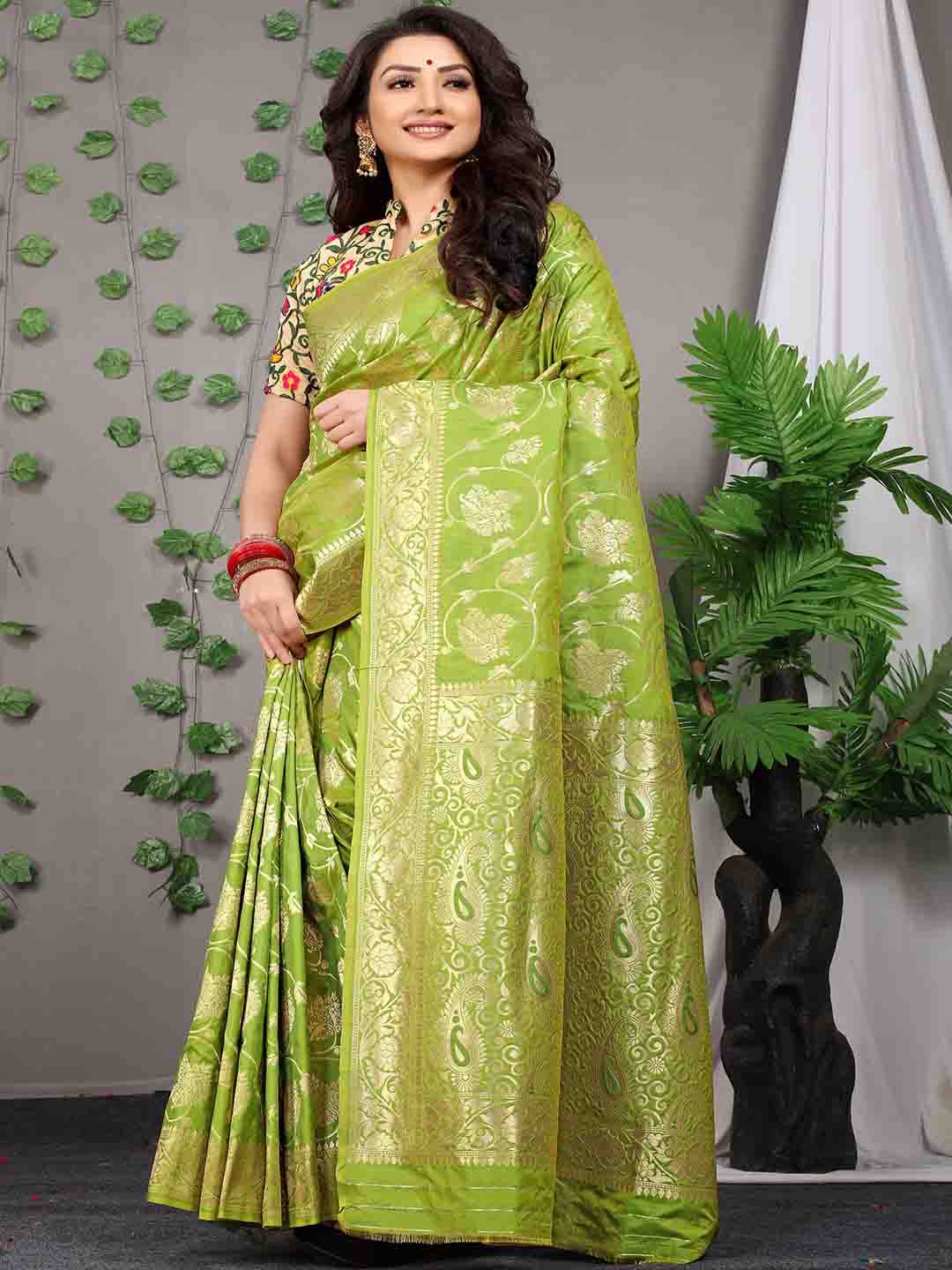 

Mitera Green & Gold-Toned Ethnic Motifs Woven Design Zari Saree