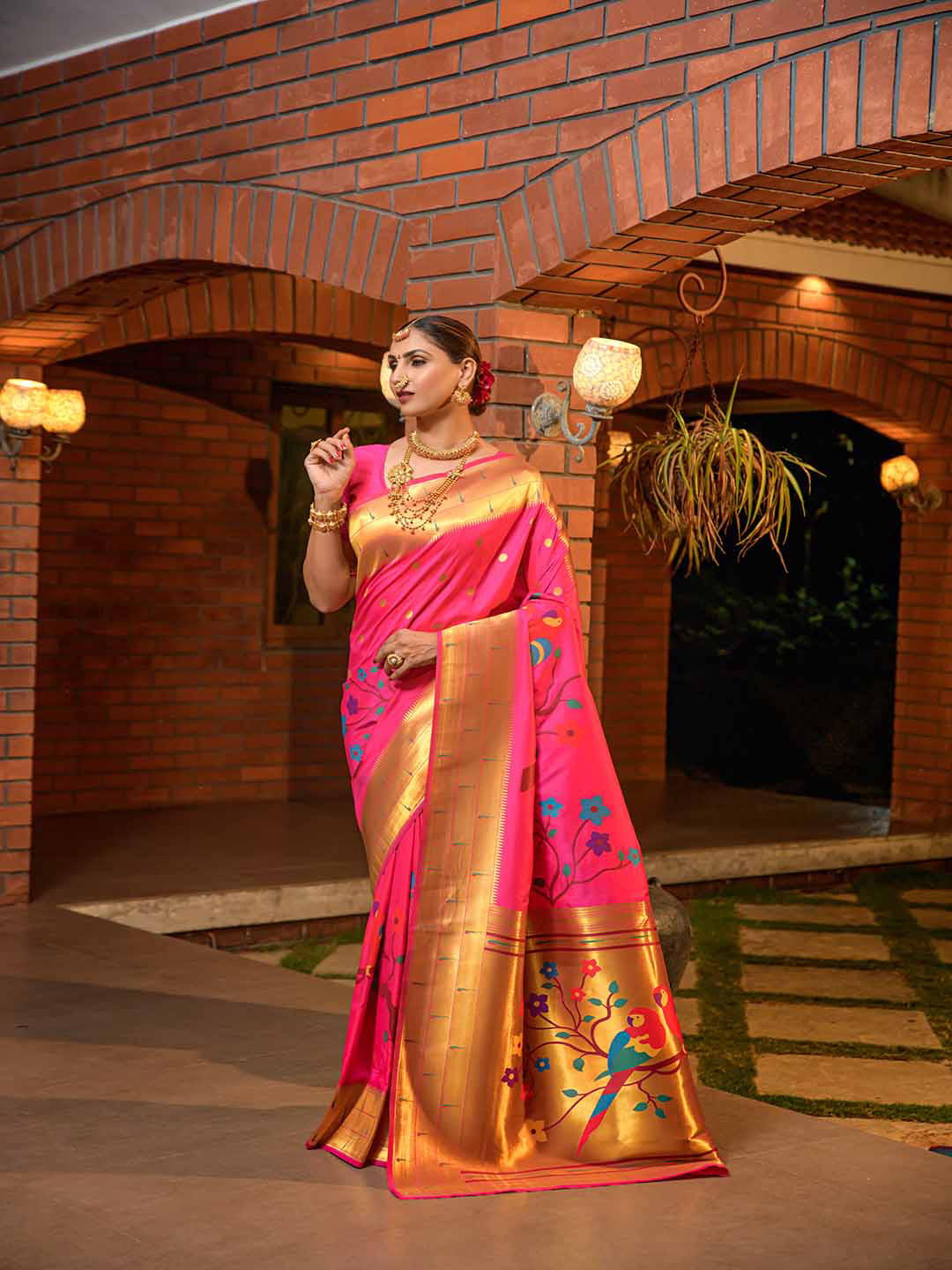 

Mitera Pink & Gold-Toned Woven Design Zari Art Silk Saree