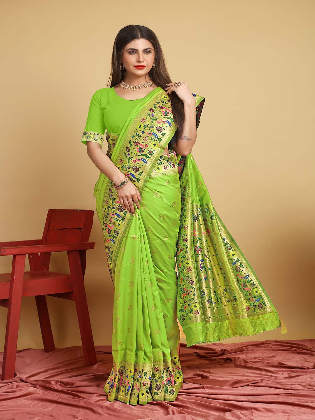 

Mitera Green & Gold-Toned Woven Design Zari Art Silk Saree