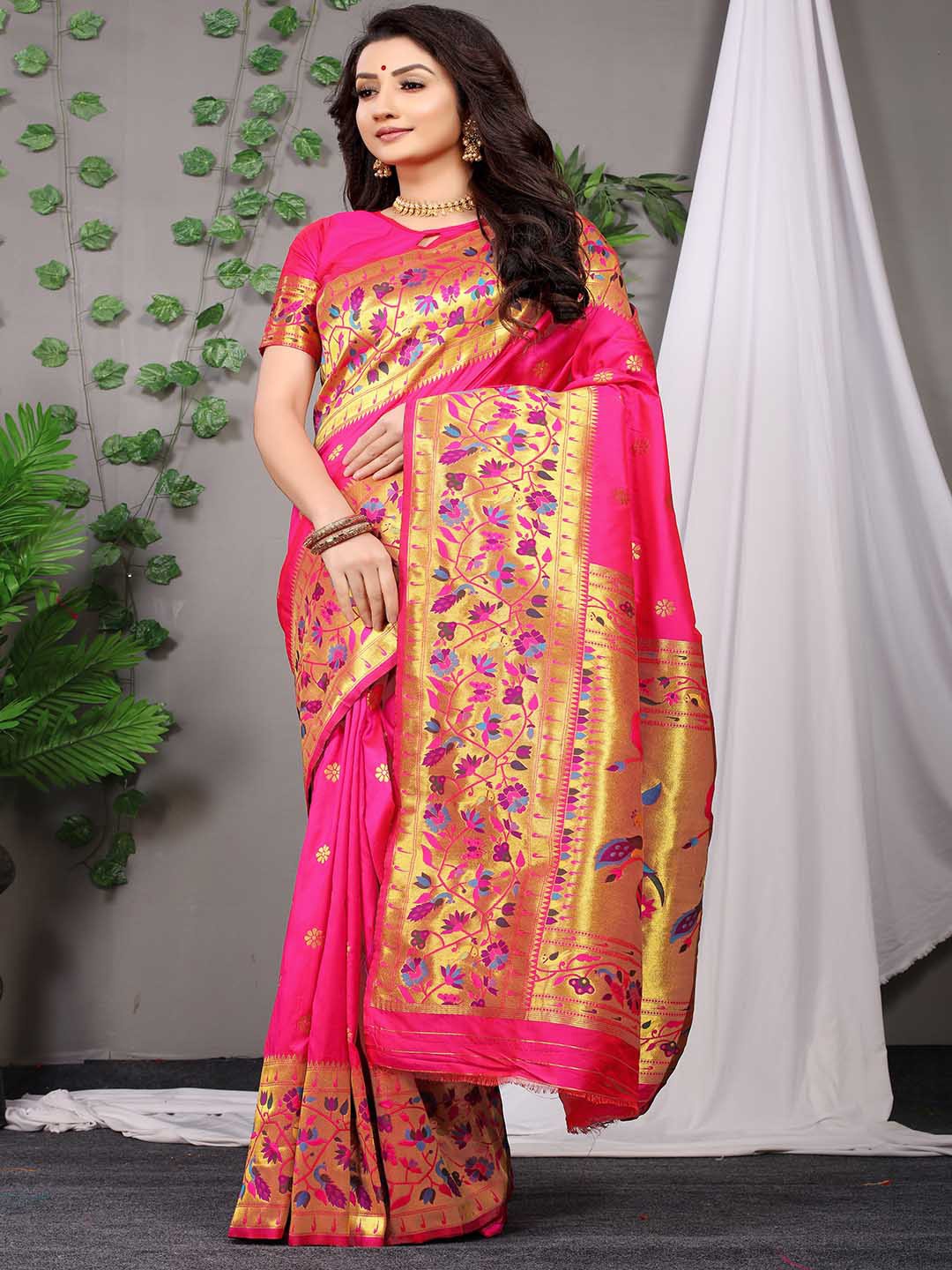 

Mitera Pink & Gold-Toned Ethnic Motifs Woven Design Zari Saree