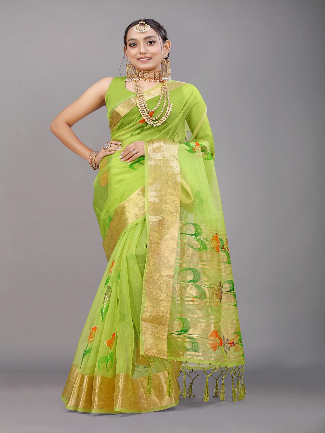 

Mitera Green & Gold-Toned Floral Printed Woven Design Border Zari Organza Saree