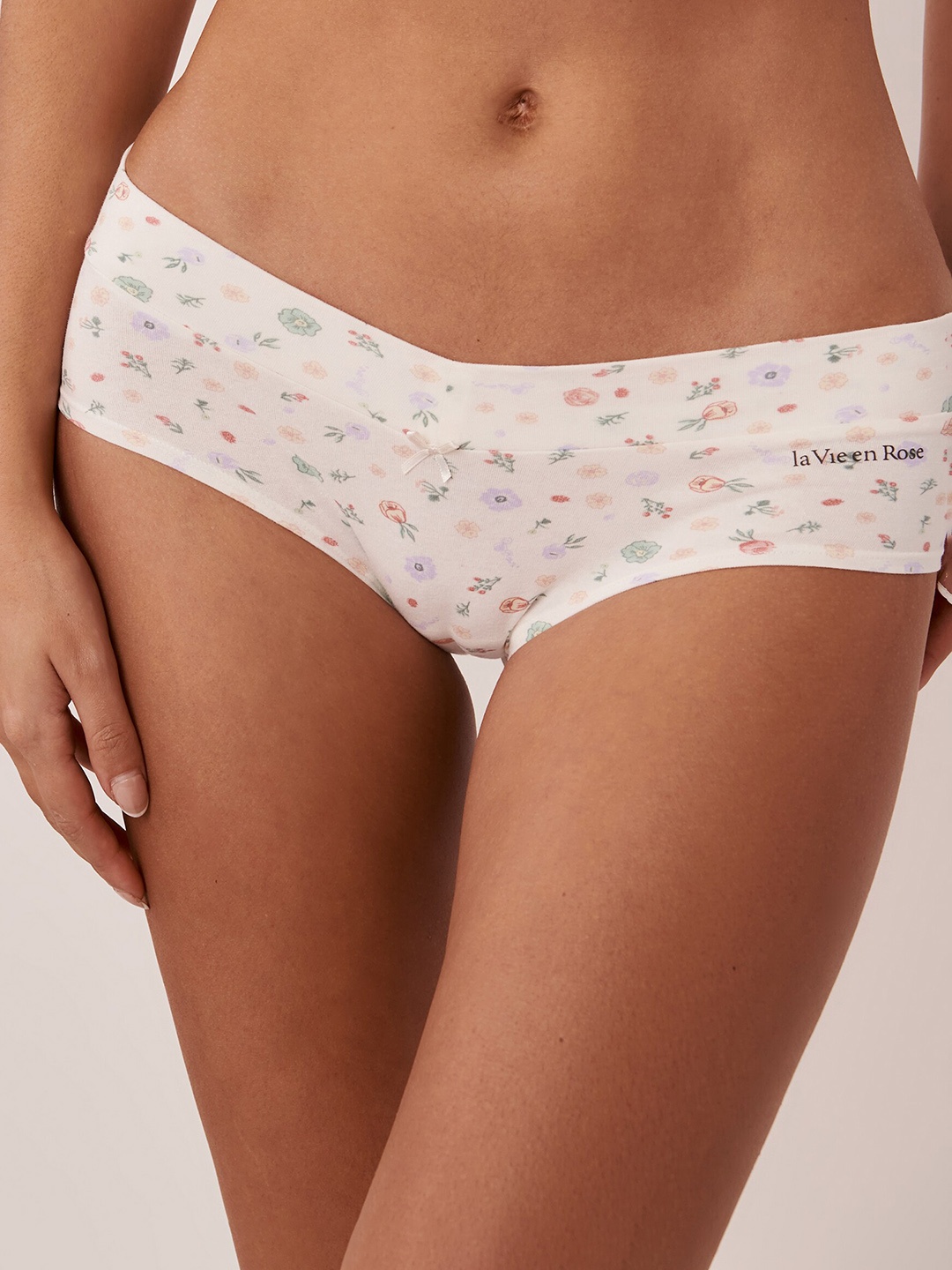 

La Vie en Rose Women Floral Printed Hipster Brief 20100297-P10229, White