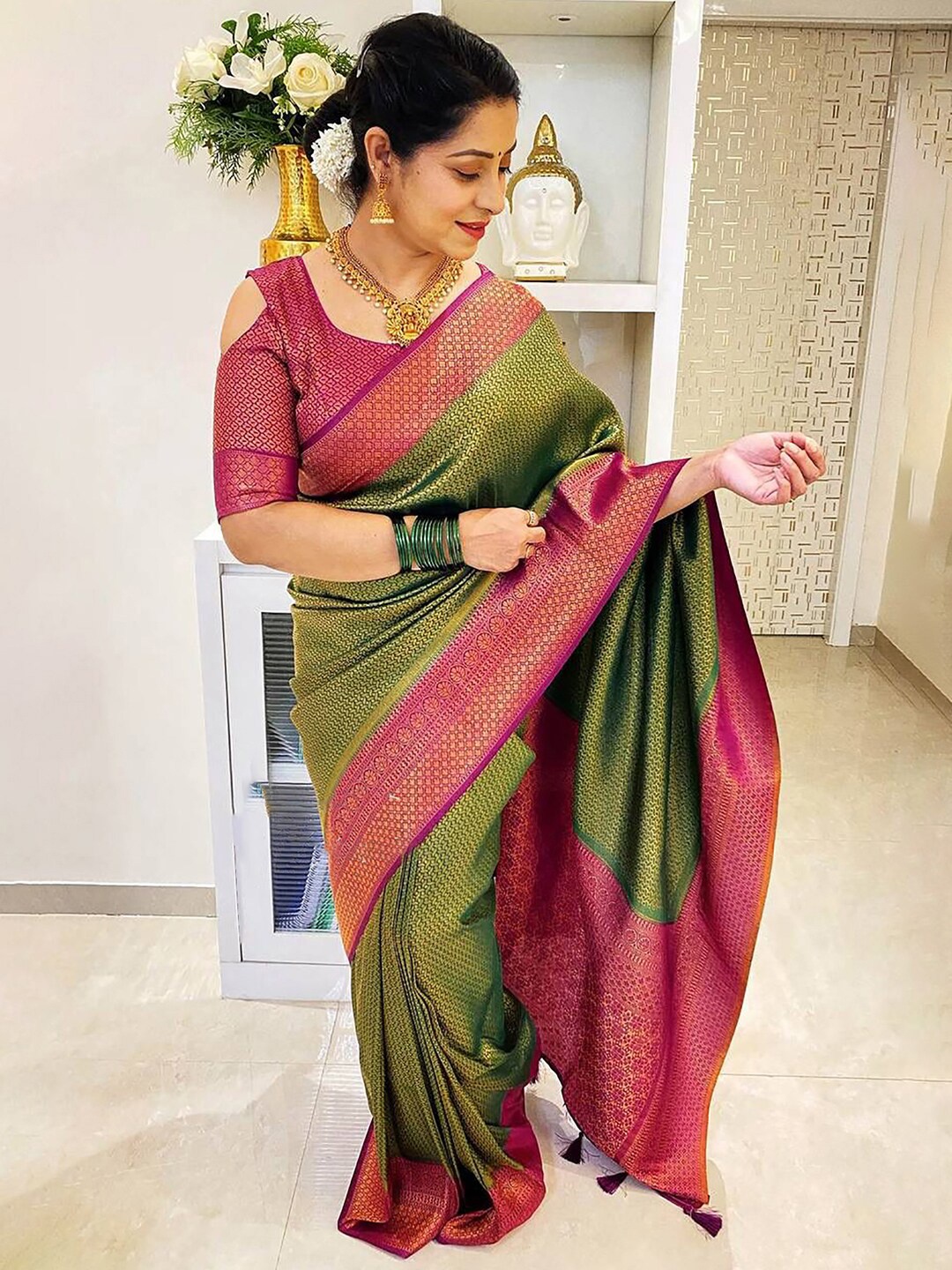 

KALINI Woven Design Zari Banarasi Saree, Green