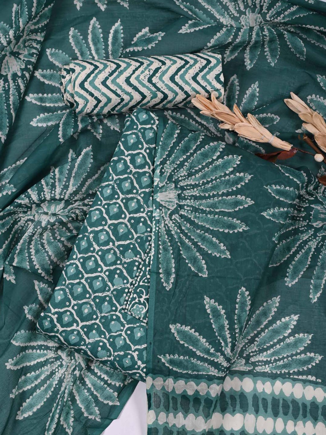 

Meena Bazaar Ethnic Motifs Printed Unstitched Dress Material, Green