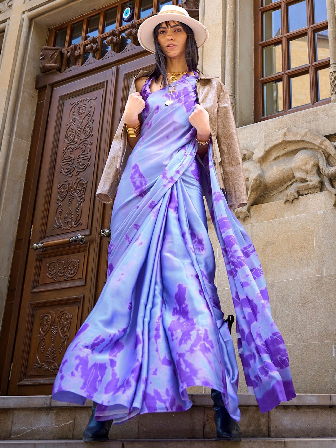 

Mitera Lavender Abstract Printed Block Print Saree