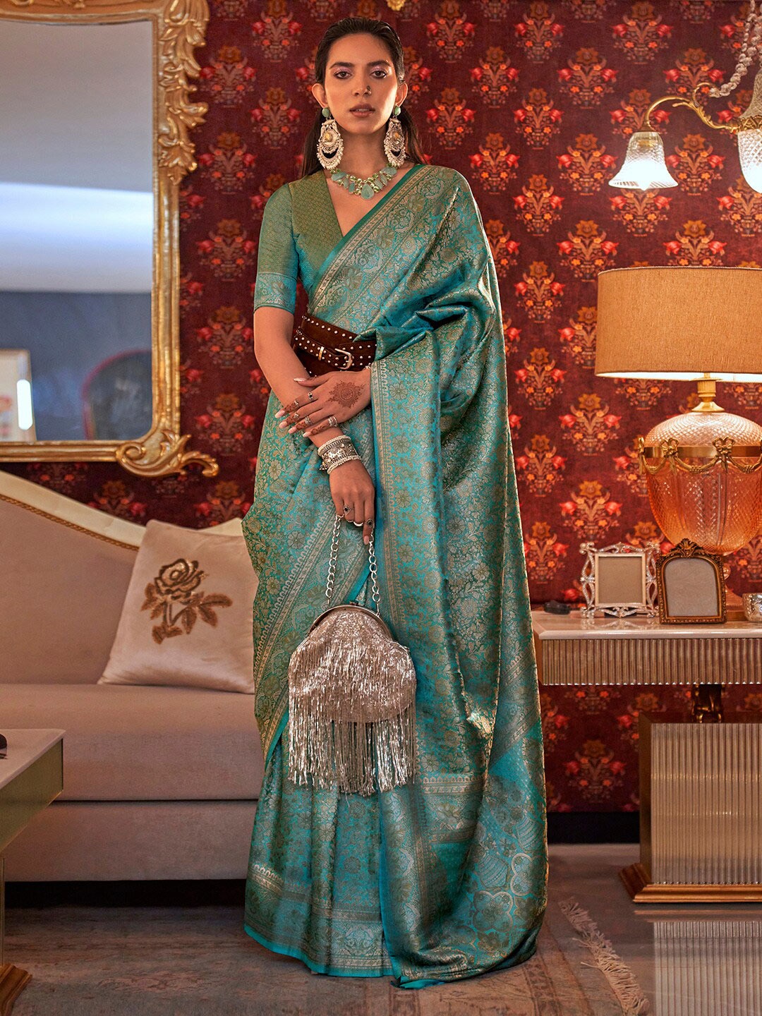 

Mitera Teal & Gold-Toned Floral Woven Design Zari Banarasi Saree