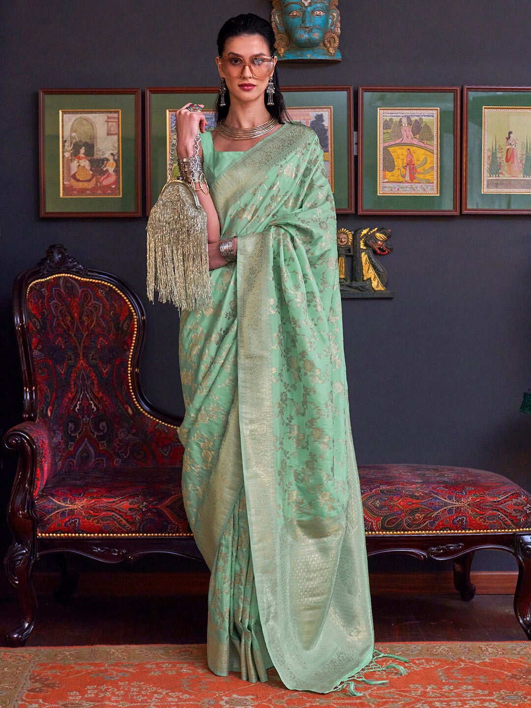 

Mitera Sea Green & Gold-Toned Ethnic Motifs Banarasi Saree