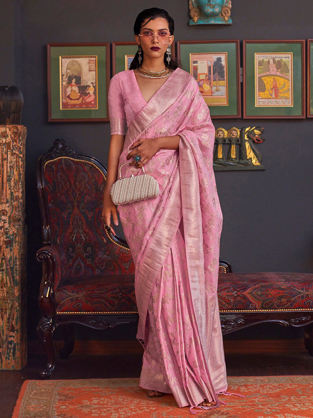 

Mitera Pink & Gold-Toned Floral Woven Design Zari Banarasi Saree