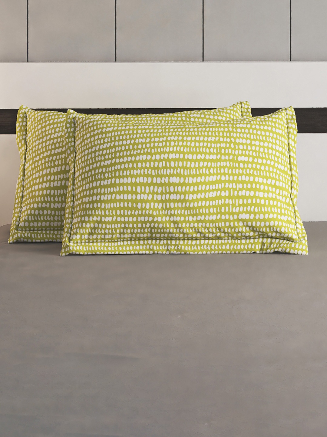 

Home Centre Colour Refresh Green 2 Pieces Printed Cotton Rectangle Pillow Covers