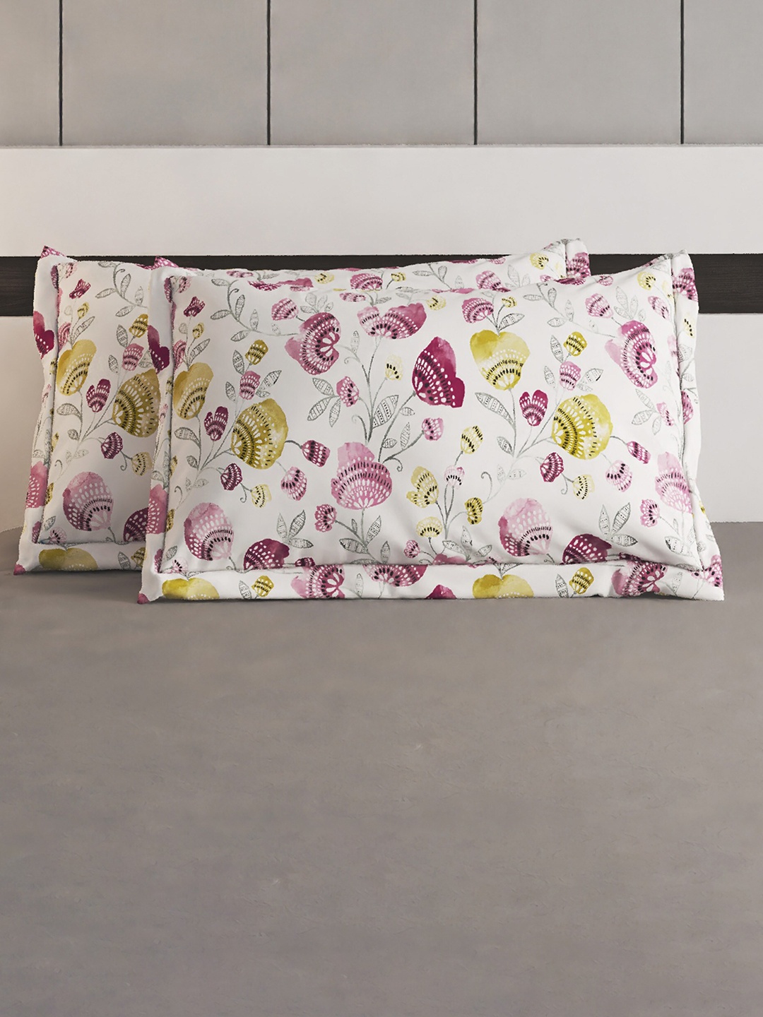 

Home Centre Purple & White 2 Pieces Cotton Printed Pillow Covers