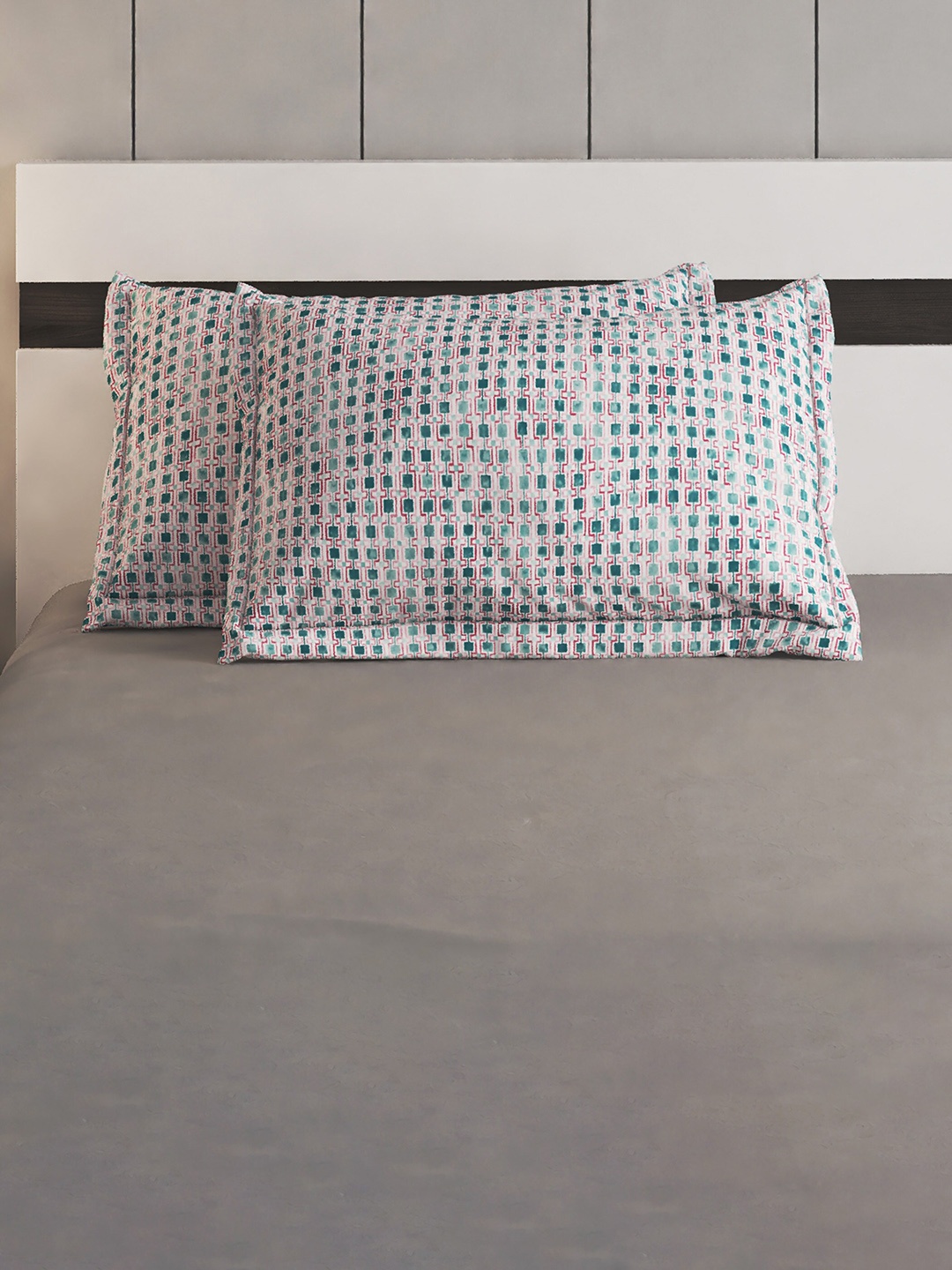 

Home Centre Colour Refresh Green 2 Pieces Printed Cotton Pillow Covers