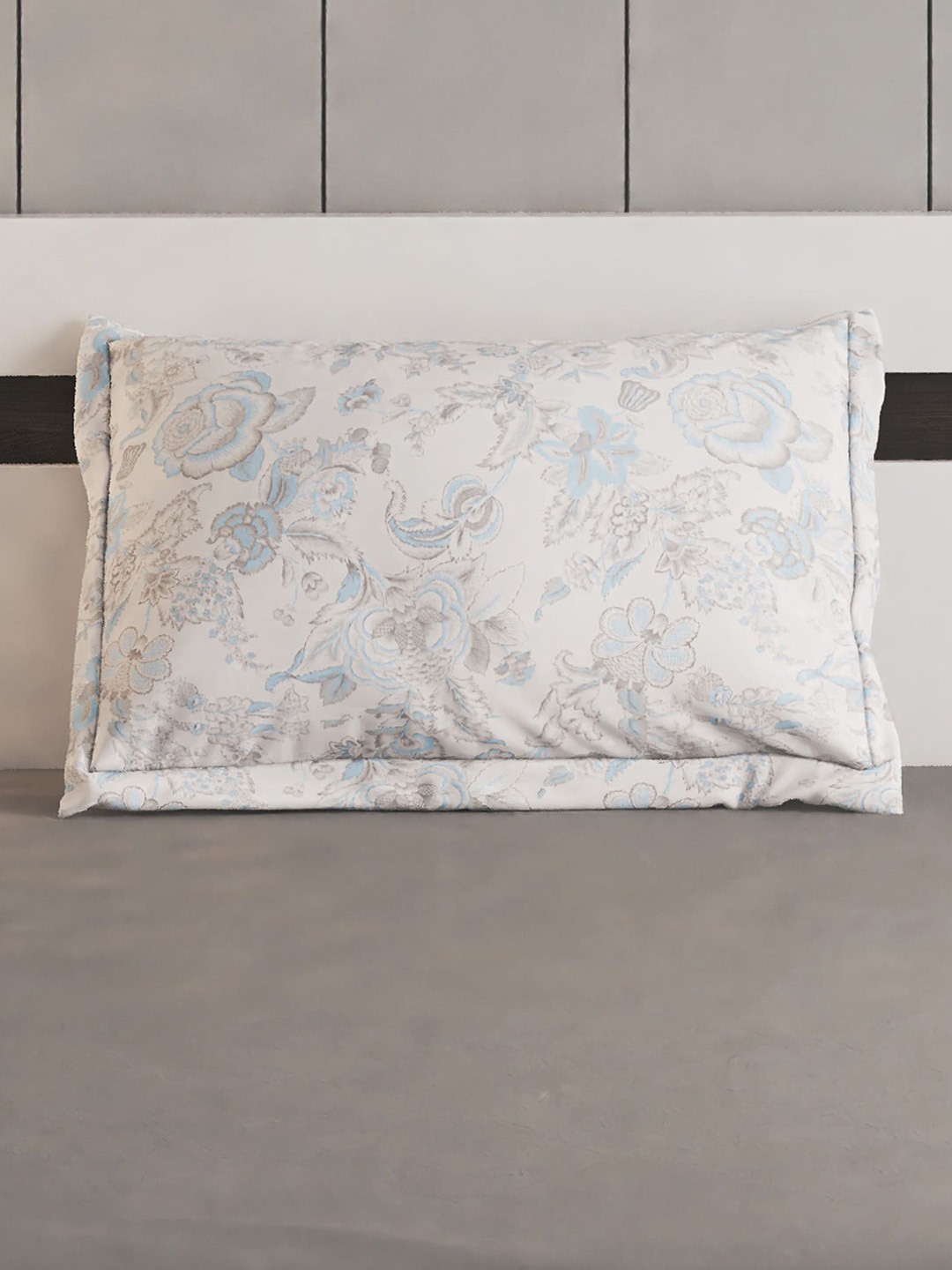 

Home Centre Grandeur 2 Pieces Cotton Printed Pillow Covers, Grey