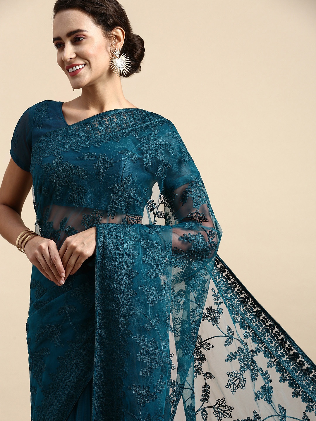 

VAIRAGEE Floral Embroidered Net Saree, Teal