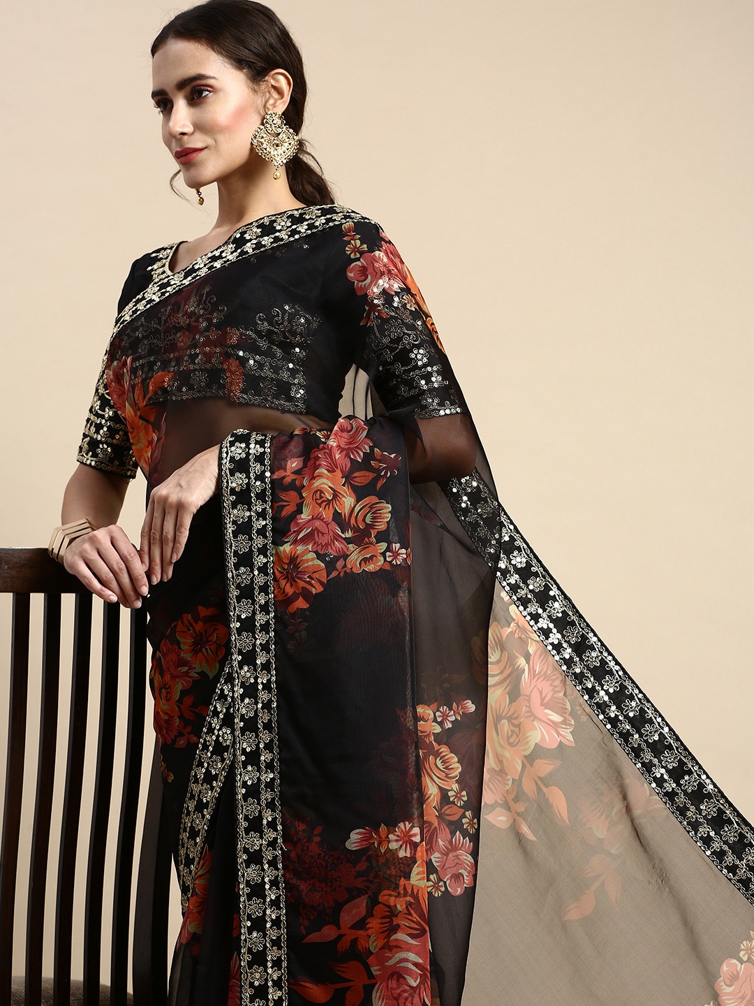 

VAIRAGEE Floral Embroidered Organza Saree, Black