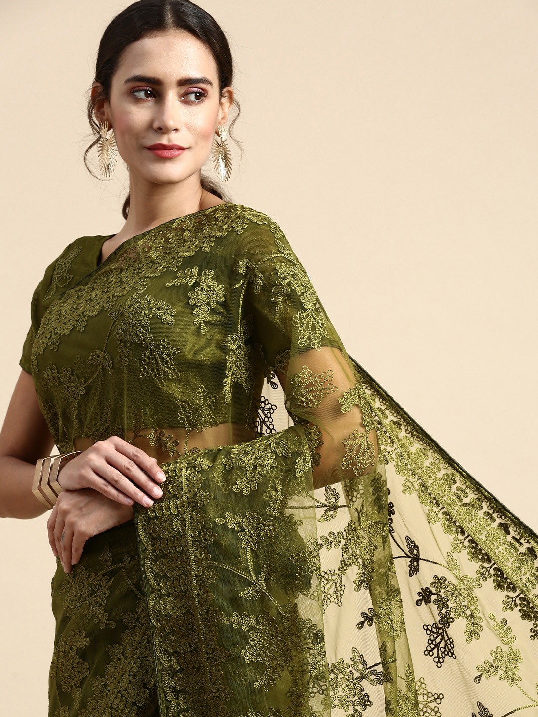 

VAIRAGEE Floral Embroidered Net Saree, Green