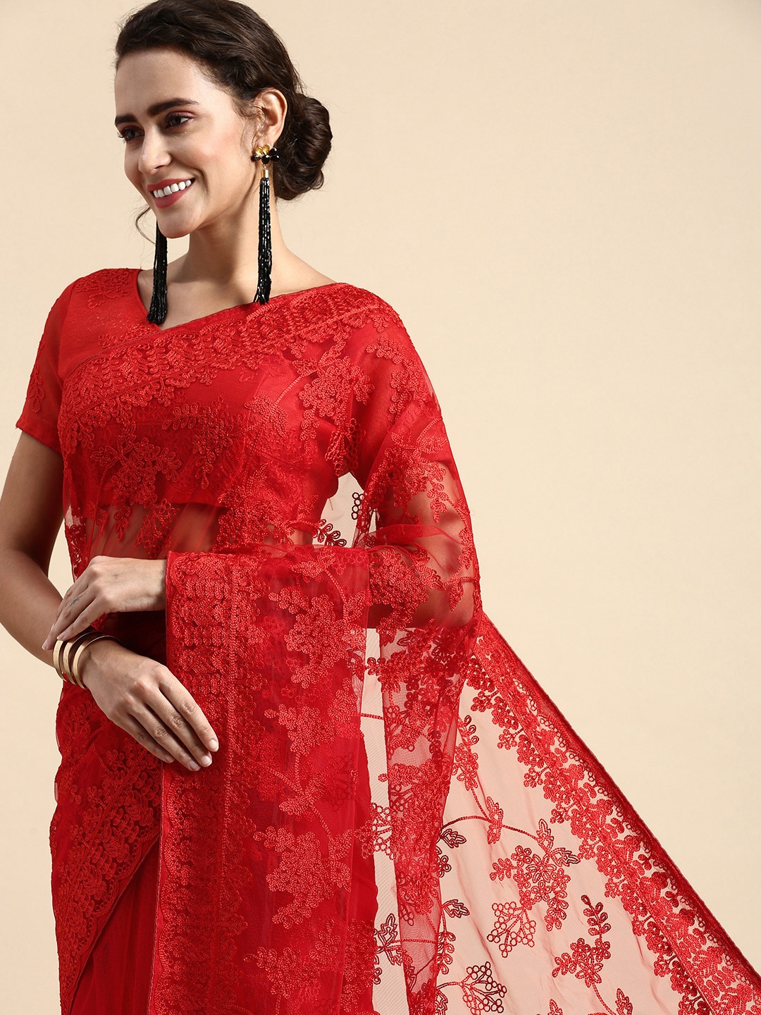 

VAIRAGEE Floral Embroidered Net Saree, Red