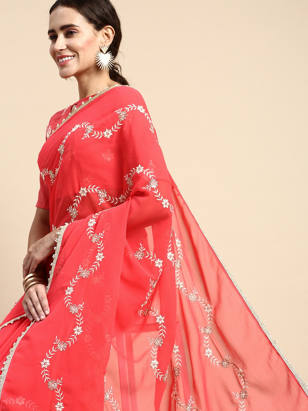 VAIRAGEE Floral Embroidered Poly Georgette Saree, Pink