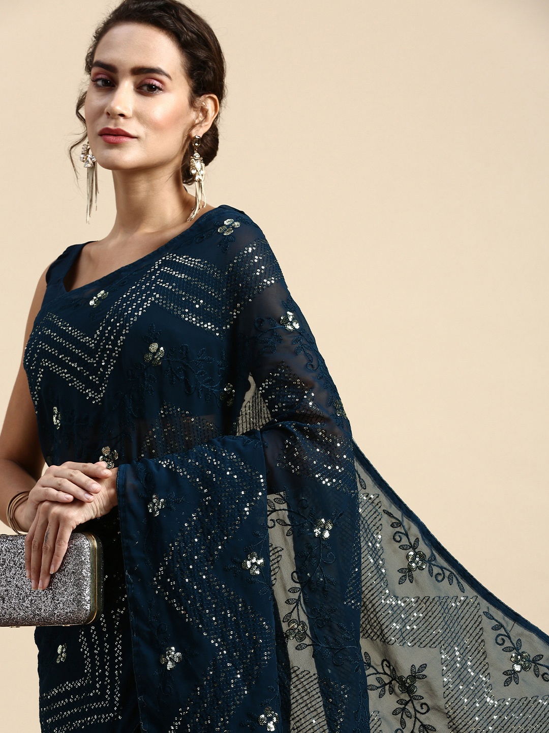 

VAIRAGEE Floral Sequinned Poly Georgette Saree, Teal