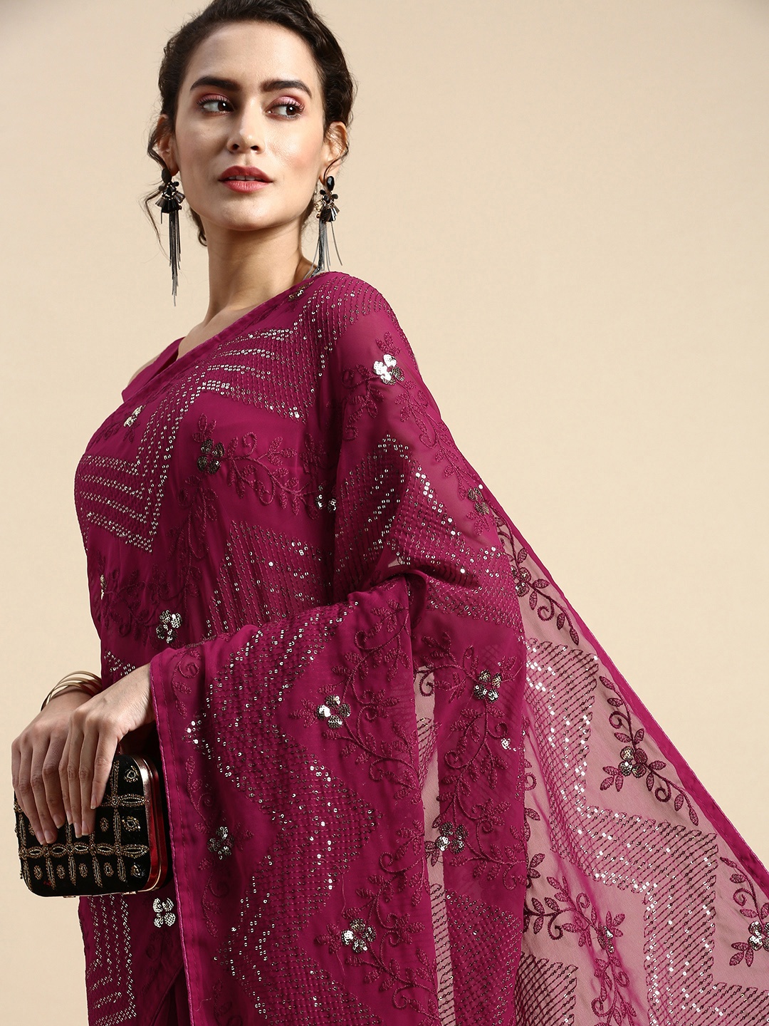 

VAIRAGEE Floral Sequinned Poly Georgette Saree, Purple