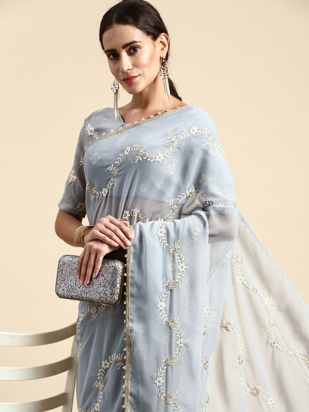 VAIRAGEE Floral Embroidered Poly Georgette Saree, Grey