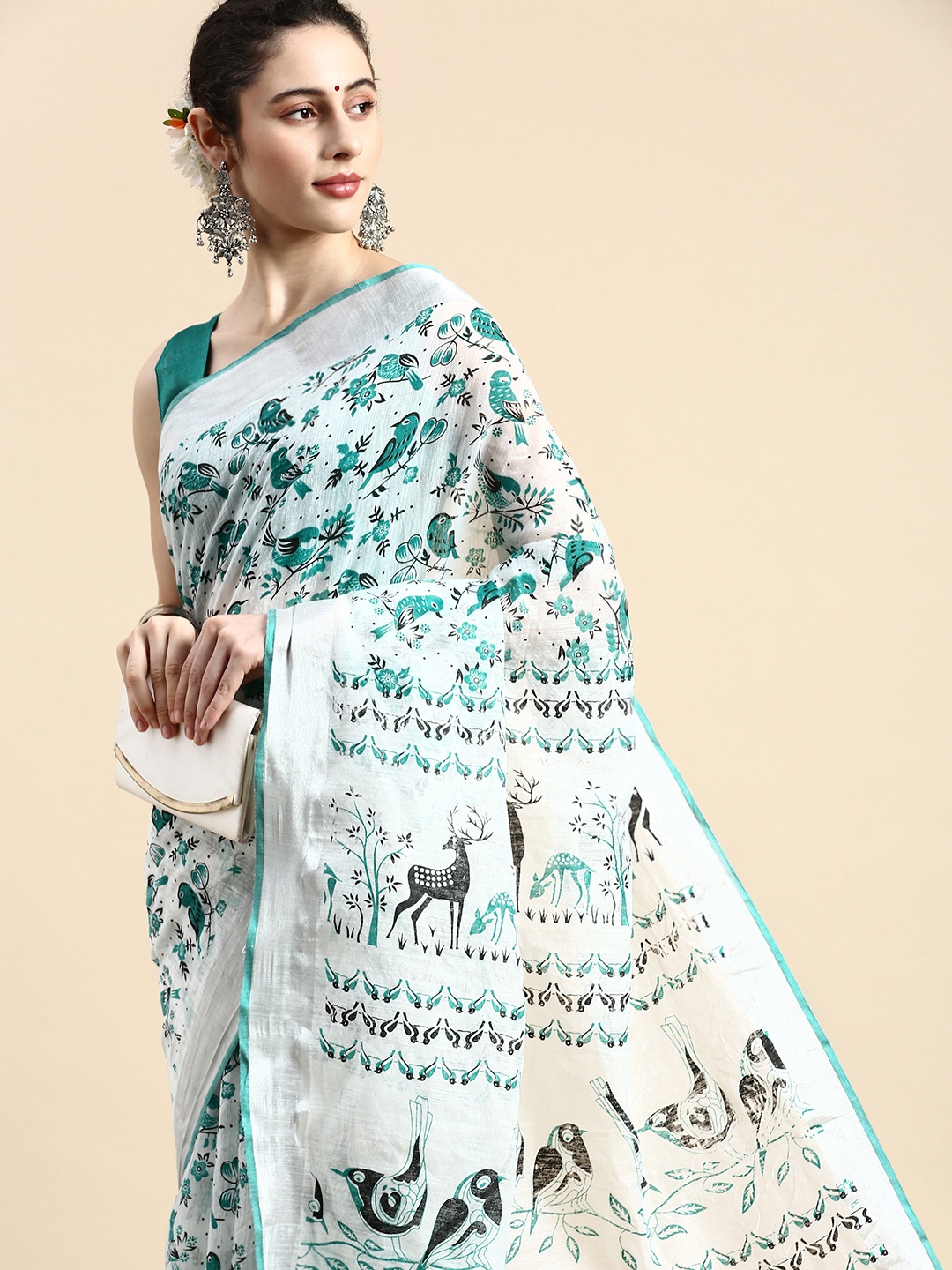 

VAIRAGEE Floral Print Saree, White