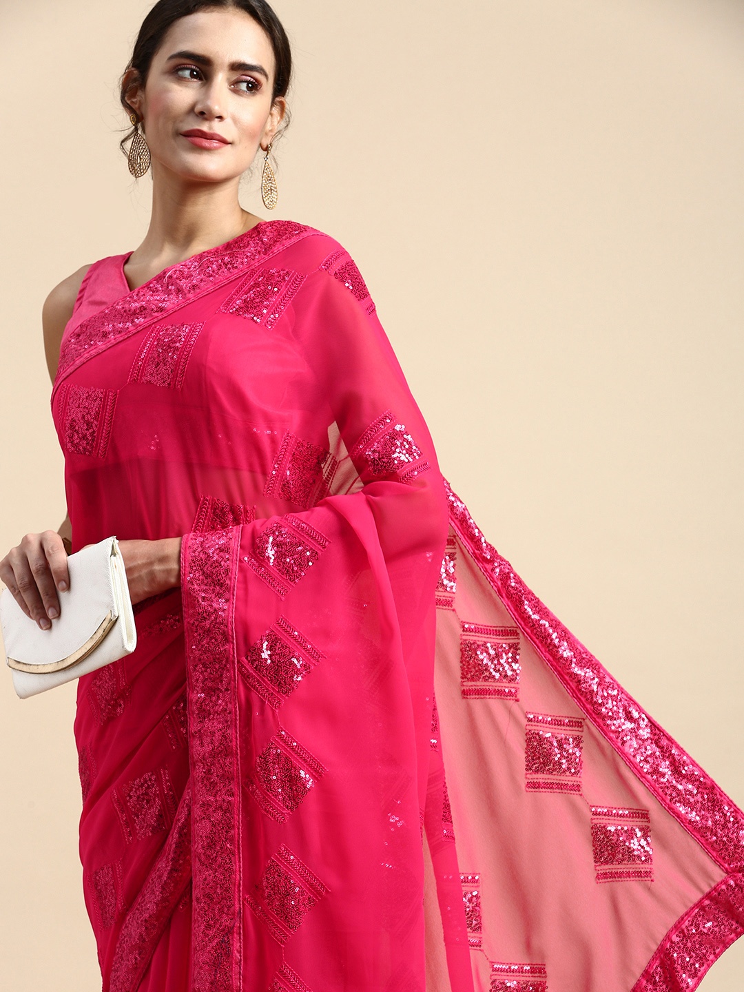 

VAIRAGEE Embellished Sequinned Poly Georgette Saree, Rose