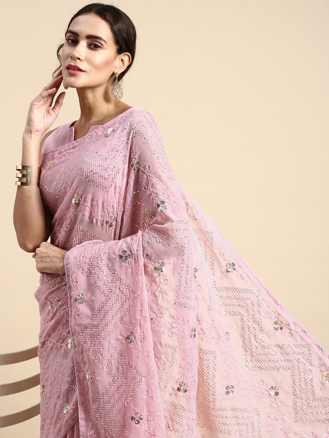 

VAIRAGEE Floral Sequinned Poly Georgette Saree, Mauve