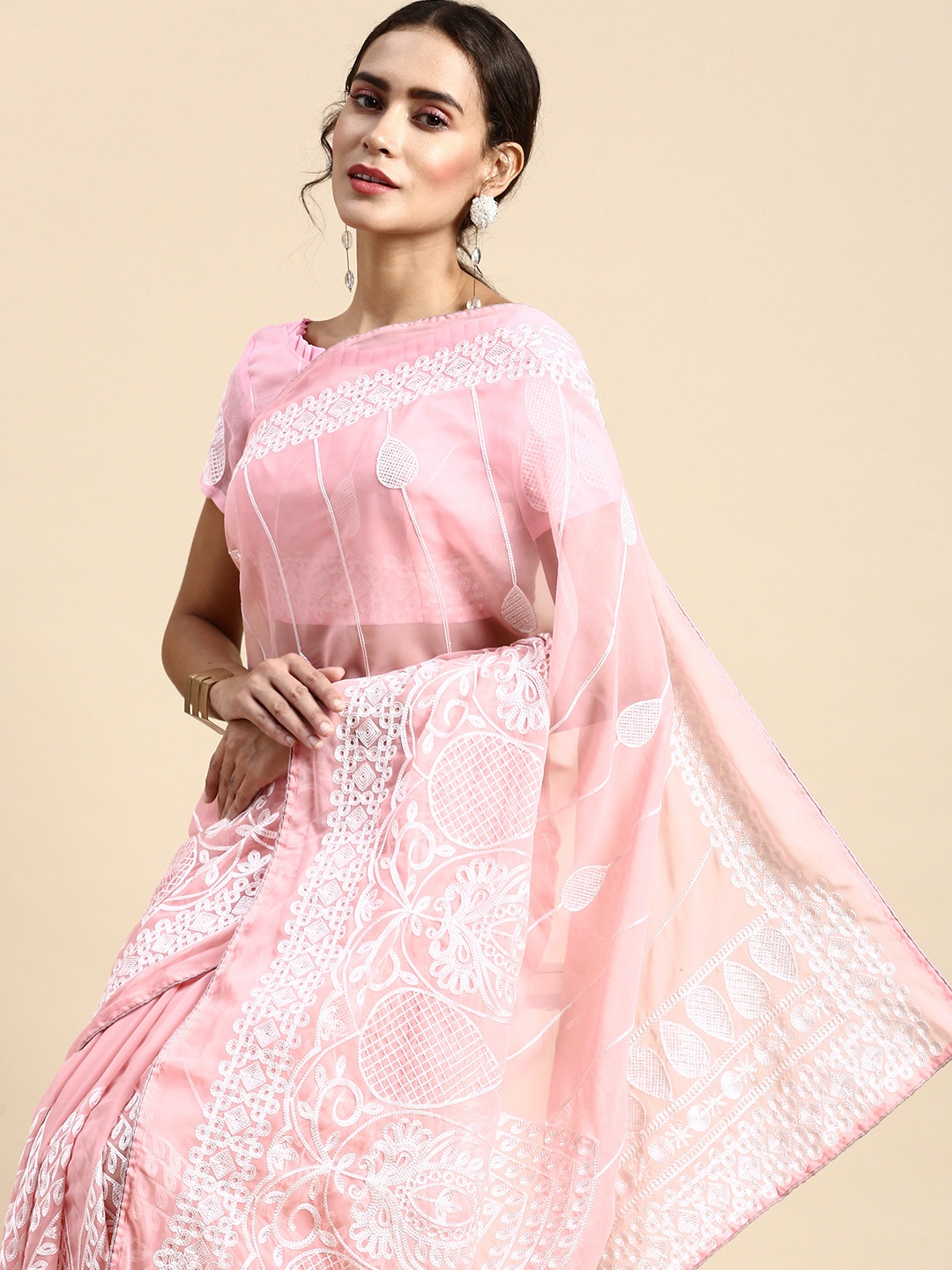 

VAIRAGEE Ethnic Motifs Embroidered Poly Georgette Saree, Peach