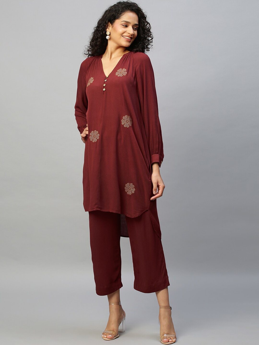 

Modern Indian by CHEMISTRY Women Floral Embroidered Regular Kurta With Palazzos, Burgundy