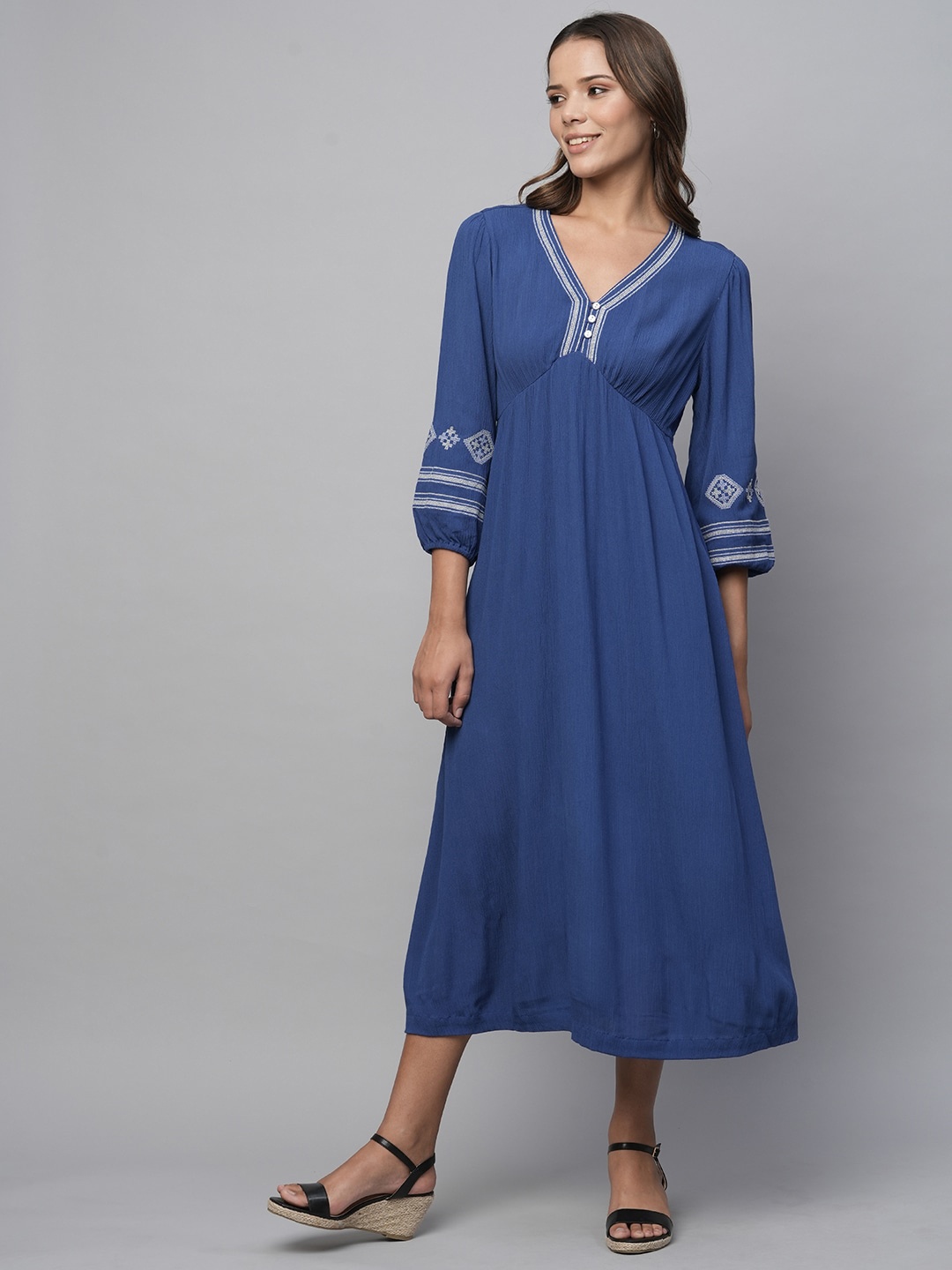 

Chemistry Embroidered Detailed Puff Sleeves Empire Midi Dress, Blue