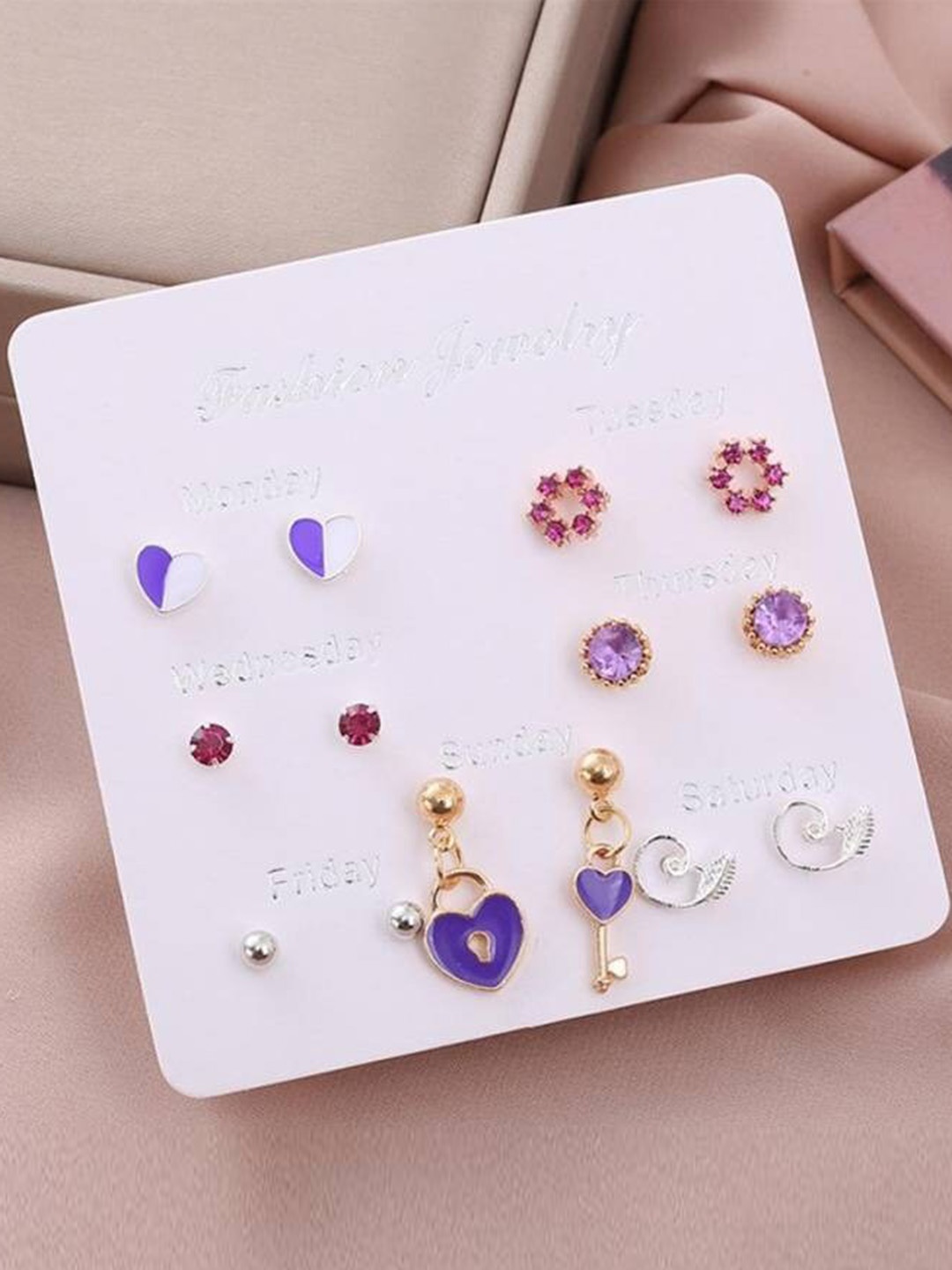 

VIEN Set Of 7 Gold-Plated Contemporary Earrings