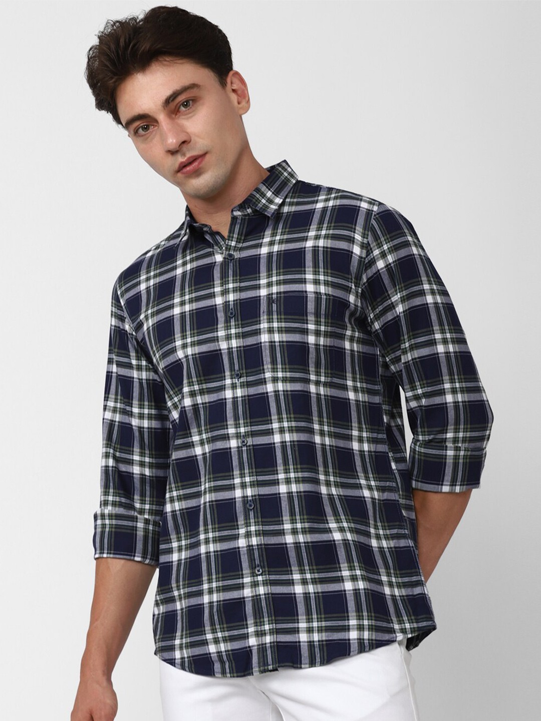 

Peter England Casuals Blue Slim Fit Tartan Pure Cotton Casual Shirt, Navy blue