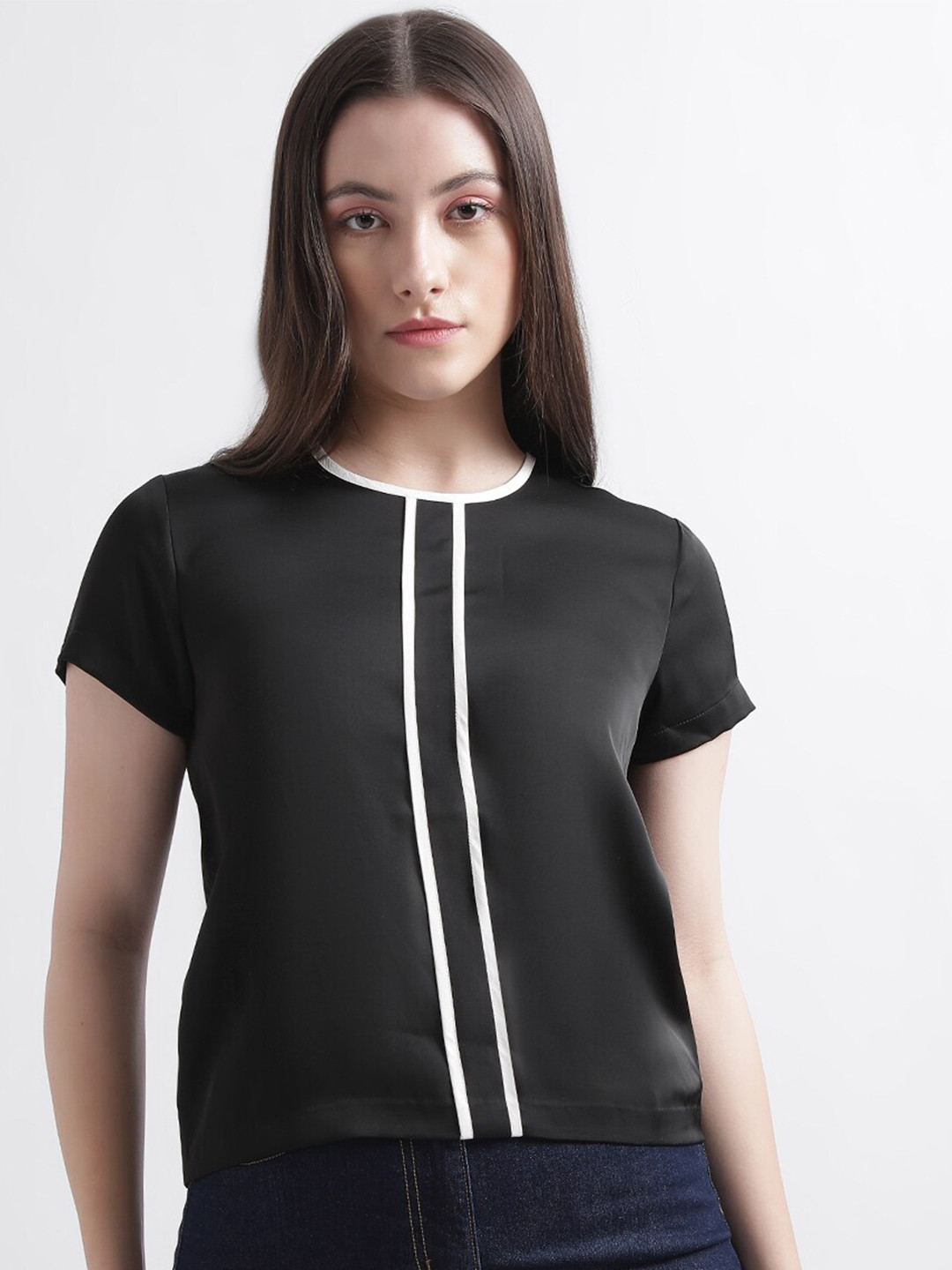 

CENTRESTAGE Short Sleeves Regular Top, Black