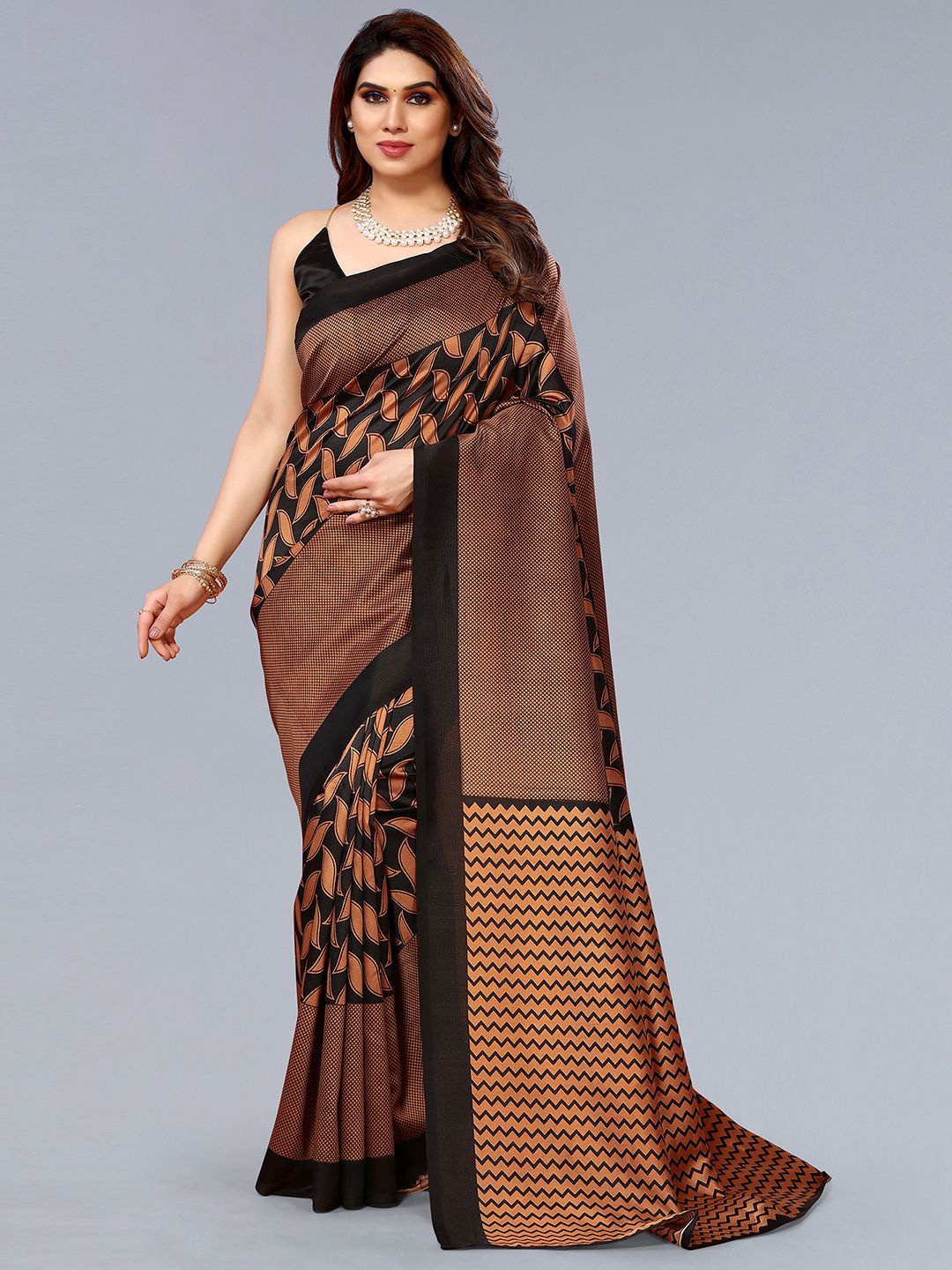 

KALINI Geometric Printed Saree, Black