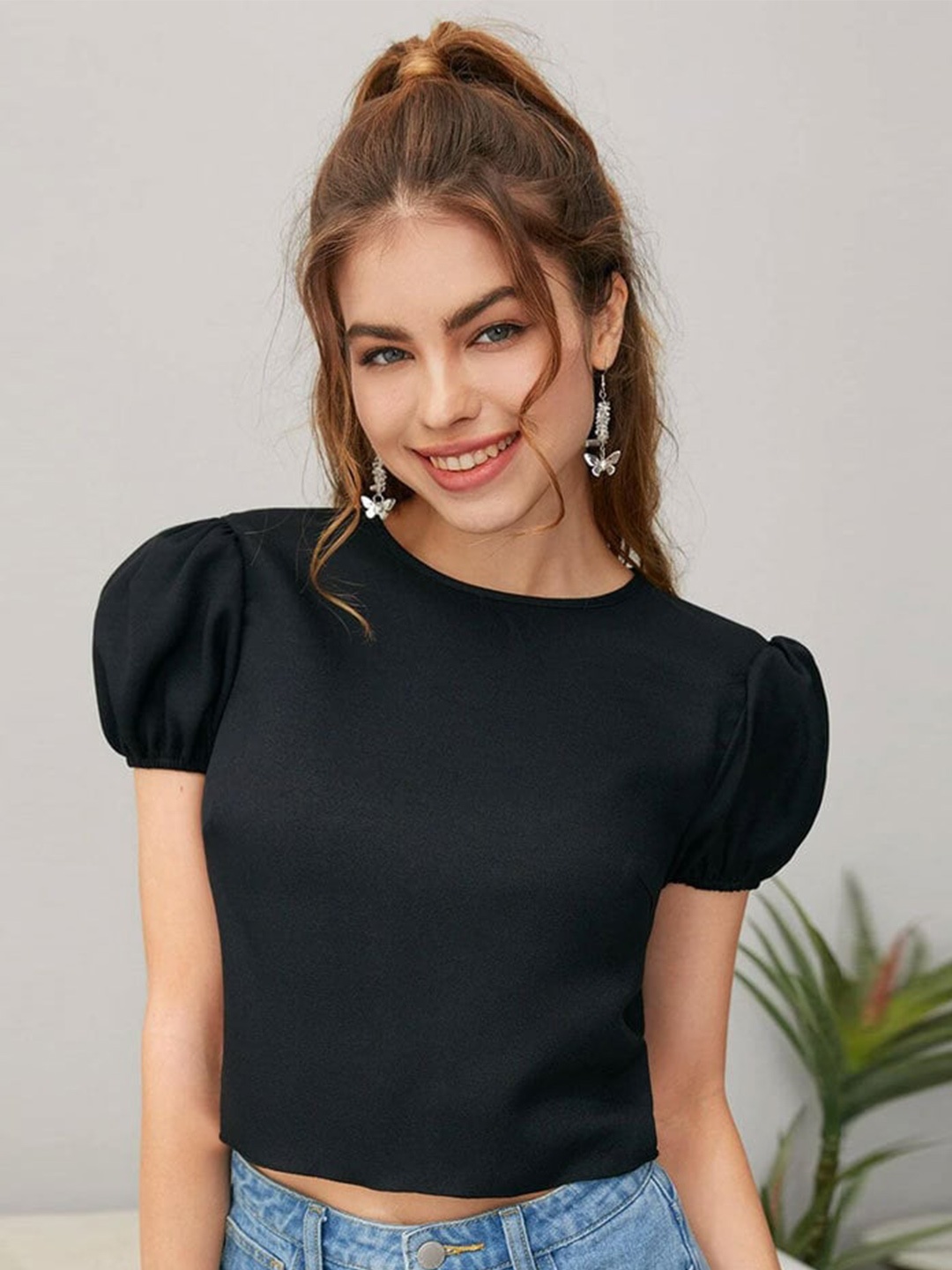 

StyleCast Black Puff Sleeves Crop Top