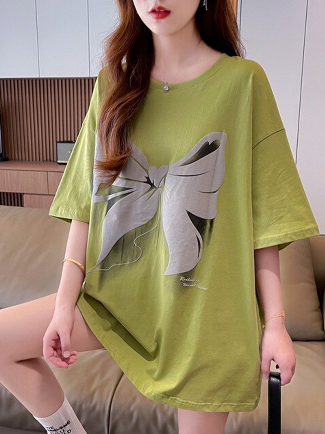 

BoStreet Green Graphic Printed Drop-Shoulder Longline Oversized Pure Cotton T-Shirt