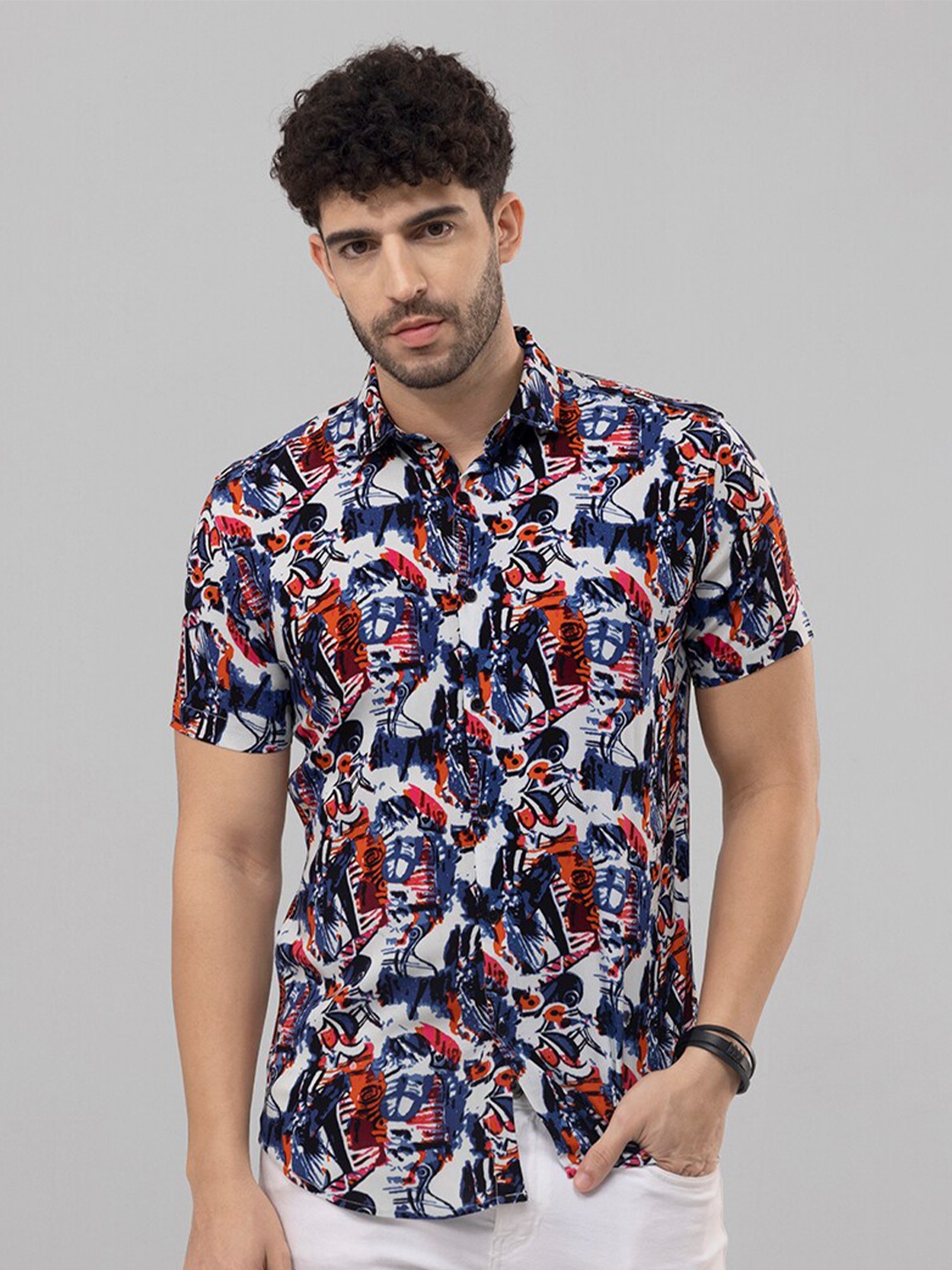

Snitch Navy Blue & White Classic Slim Fit Abstract Printed Casual Shirt