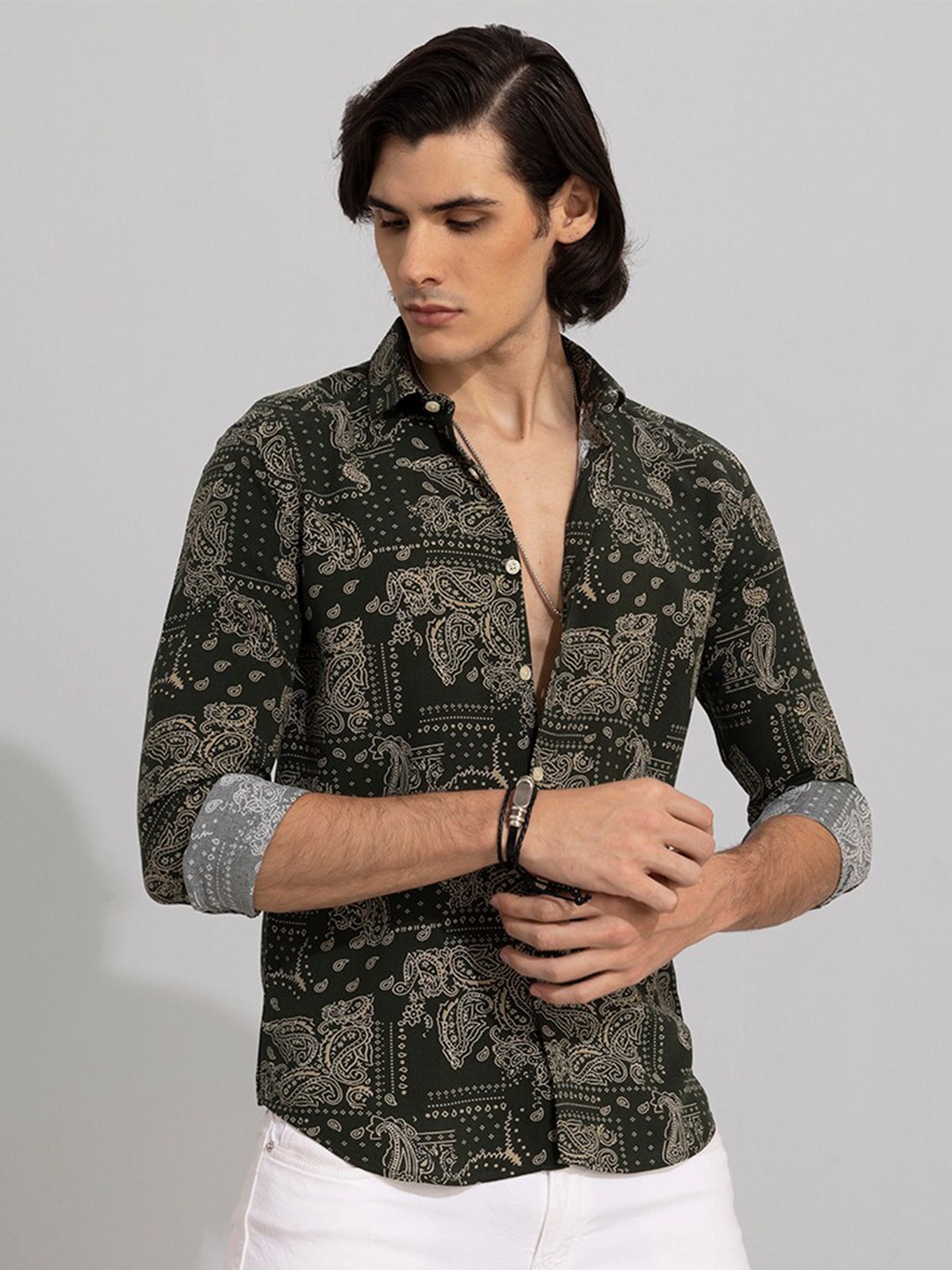 

Snitch Green Classic Slim Fit Ethnic Printed Casual Shirt