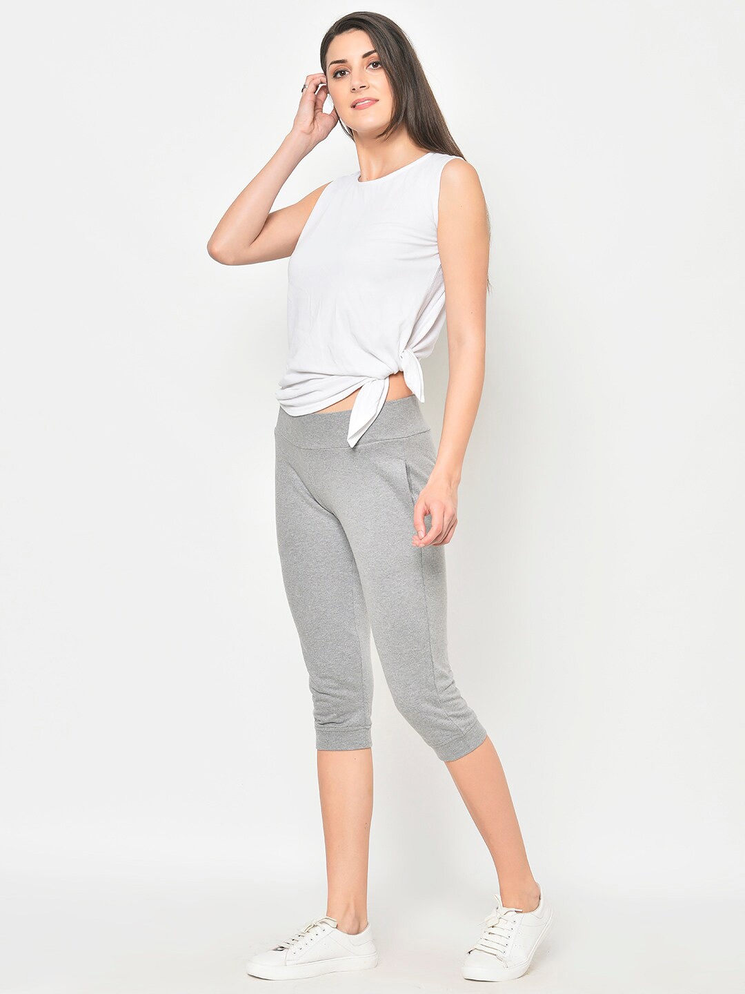 

urSense Women Solid Slim-Fit High-Rise Capris, Grey